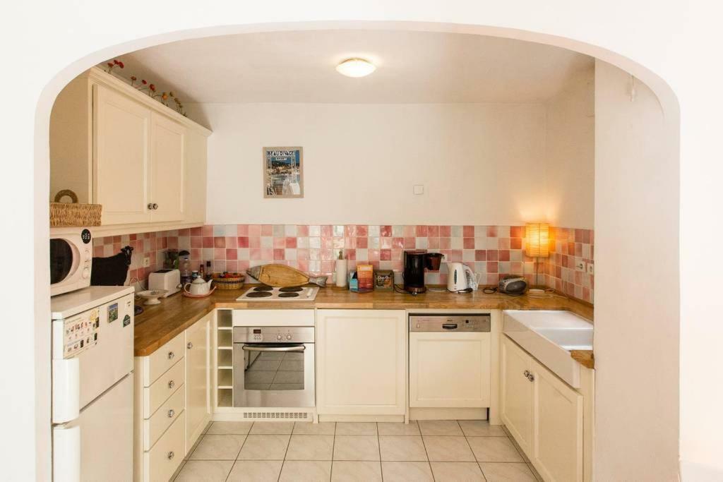 Soraya , Quiet Location With Big Garden Near And Old Town Of * Nice